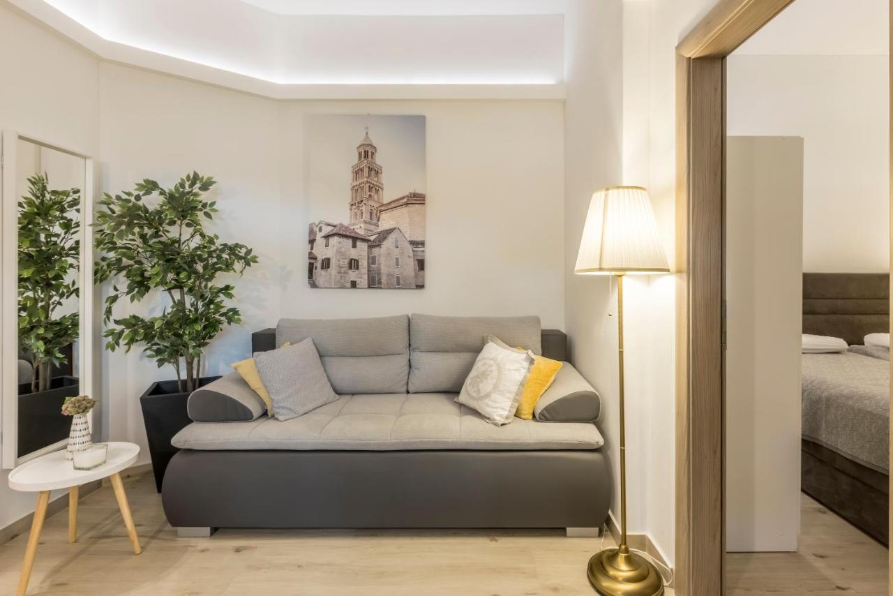 Palomia A Apartment Split Exterior photo