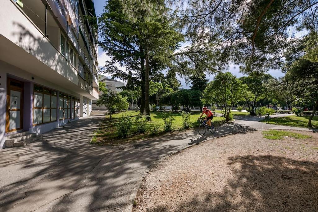 Palomia A Apartment Split Exterior photo
